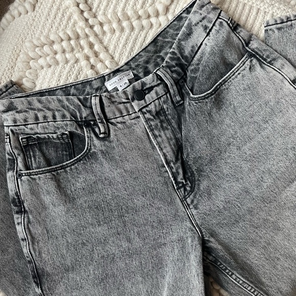 Good American Good 90’s Loose Fit Jeans - Picture 4 of 8